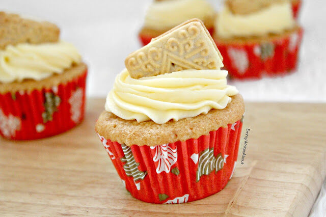 custard cream cupcakes